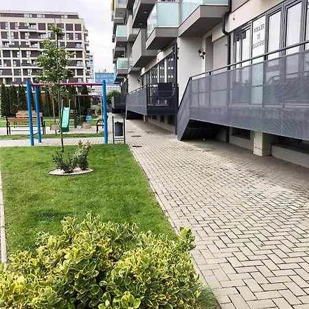 Esther - Elevator, Balcony, Free Private Parking, Self Check-in * 티미쇼아라