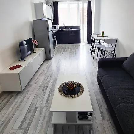 Apartment Esther - Elevator, Balcony, Free Private Parking, Self Check-in Timisoara