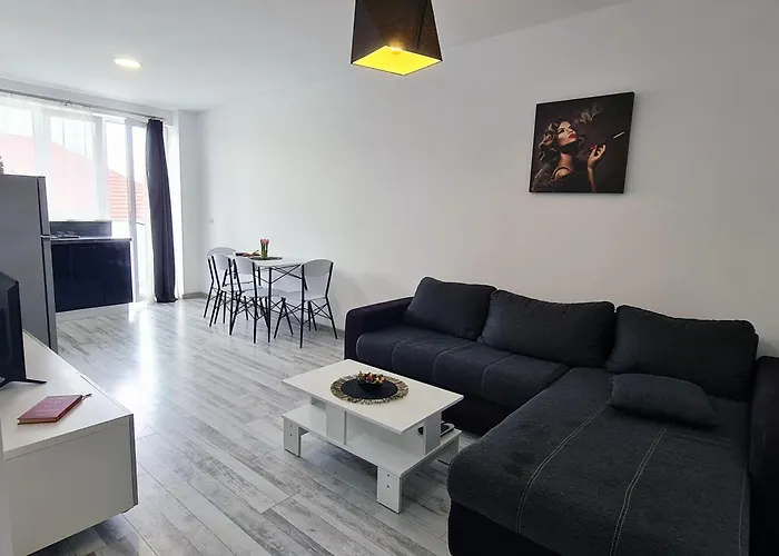 Lägenhet Esther - Elevator, Balcony, Free Private Parking, Self Check-in *